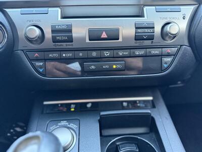 2013 Lexus ES 350   - Photo 17 - Edmonton, AB T5S 1R1