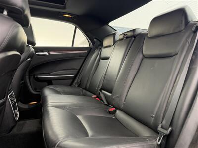 2013 Chrysler 300 Series Touring *NO ACCIDENTS* - Photo 12 - Edmonton, AB T5S 1R1