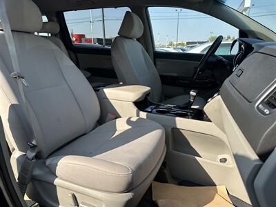 2019 Kia Sedona EX   - Photo 10 - Edmonton, AB T5S 1R1
