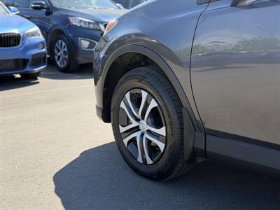 2017 Toyota RAV4 LE *ONE OWNER* - Photo 7 - Edmonton, AB T5S 1R1
