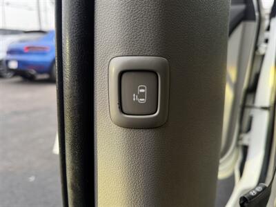 2020 Kia Sedona LX+   - Photo 18 - Edmonton, AB T5S 1R1