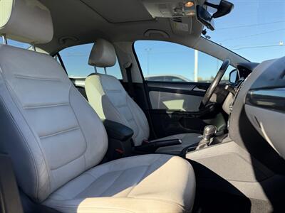 2016 Volkswagen Jetta 1.8T Highline - Photo 12 - Edmonton, AB T5S 1R1