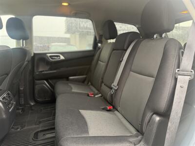 2017 Nissan Pathfinder S *ONE OWNER* - Photo 12 - Edmonton, AB T5S 1R1