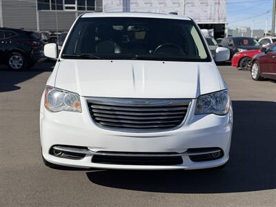 2016 Chrysler Town and Country Touring-L - Photo 2 - Edmonton, AB T5S 1R1