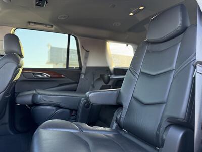2015 Cadillac Escalade Premium *ONE OWNER, NO ACCIDENTS*   - Photo 12 - Edmonton, AB T5S 1R1