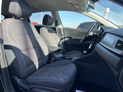 2019 Kia Niro FE   - Photo 11 - Edmonton, AB T5S 1R1