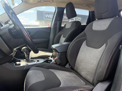 2018 Jeep Cherokee Sport Altitude *ONE OWNER* - Photo 12 - Edmonton, AB T5S 1R1