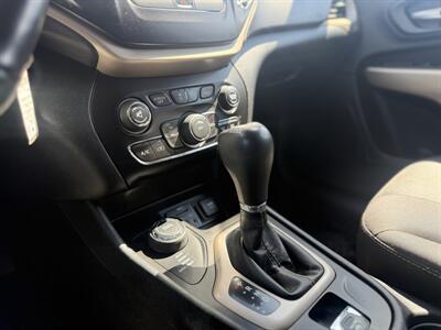 2018 Jeep Cherokee Sport Altitude *ONE OWNER* - Photo 10 - Edmonton, AB T5S 1R1
