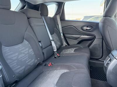 2019 Jeep Cherokee North - Photo 13 - Edmonton, AB T5S 1R1