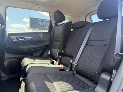 2017 Nissan Rogue SV *NO ACCIDENTS*   - Photo 11 - Edmonton, AB T5S 1R1