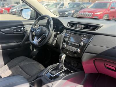 2017 Nissan Rogue SV *NO ACCIDENTS*   - Photo 13 - Edmonton, AB T5S 1R1