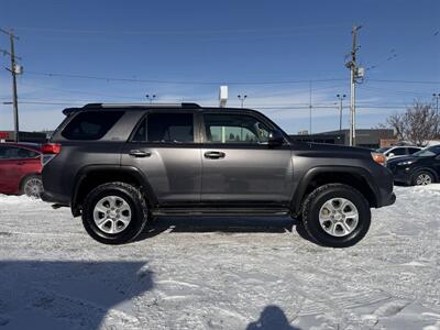 2013 Toyota 4Runner SR5 *NO ACCIDENTS*   - Photo 4 - Edmonton, AB T5S 1R1