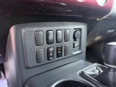 2007 Toyota FJ Cruiser - Photo 11 - Edmonton, AB T5S 1R1