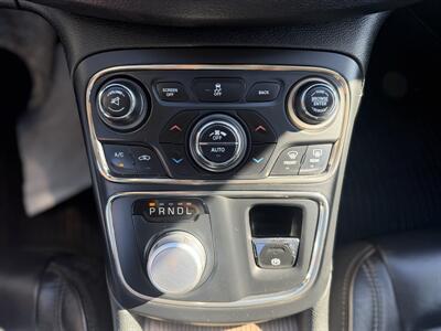 2015 Chrysler 200 C *LOW KM* - Photo 9 - Edmonton, AB T5S 1R1