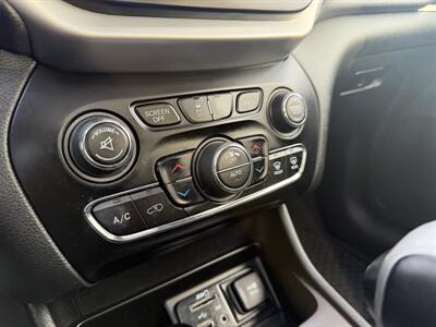 2017 Jeep Cherokee Trailhawk   - Photo 17 - Edmonton, AB T5S 1R1