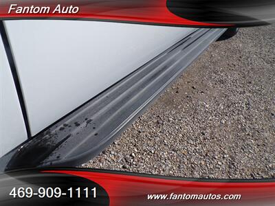2011 GMC Yukon XL SLT Flex Fuel   - Photo 17 - Rockwall, TX 75032