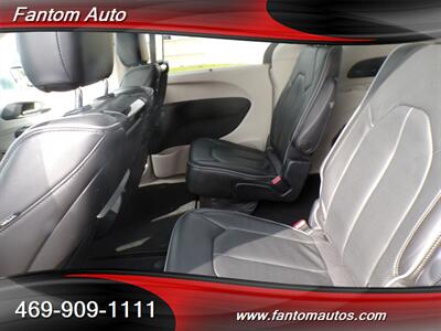 2018 Chrysler Pacifica Limited - Photo 8 - Rockwall, TX 75032