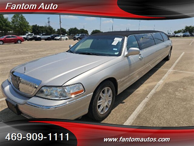 2011 Lincoln Town Car Executive w/Limousine Pkg  