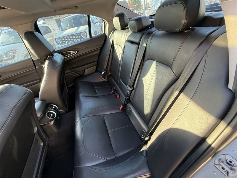 2017 Alfa Romeo Giulia - Photo 7 - Meridian, ID 83642