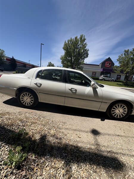 2004 Lincoln Town Car Ultimate - Photo 3 - Meridian, ID 83642