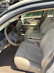 2004 Lincoln Town Car Ultimate - Photo 9 - Meridian, ID 83642