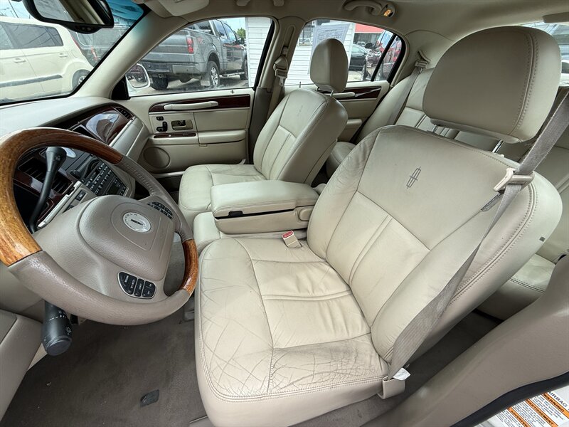 2004 Lincoln Town Car Ultimate - Photo 6 - Meridian, ID 83642