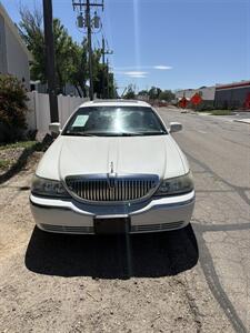 2004 Lincoln Town Car Ultimate Sedan