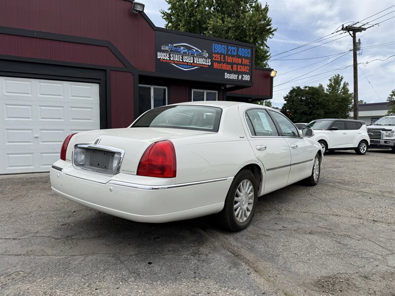 2004 Lincoln Town Car Ultimate - Photo 3 - Meridian, ID 83642