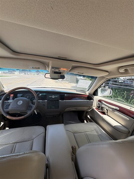 2004 Lincoln Town Car Ultimate - Photo 6 - Meridian, ID 83642