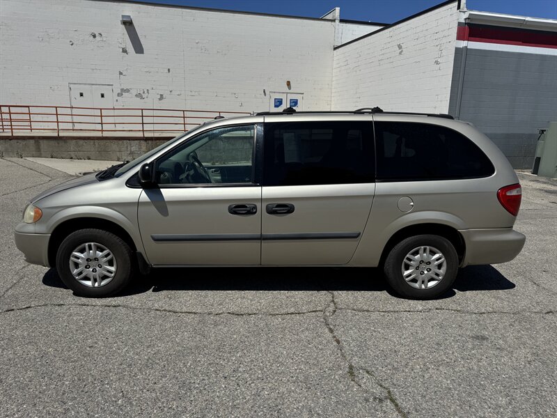 2005 Dodge Grand Caravan SE  