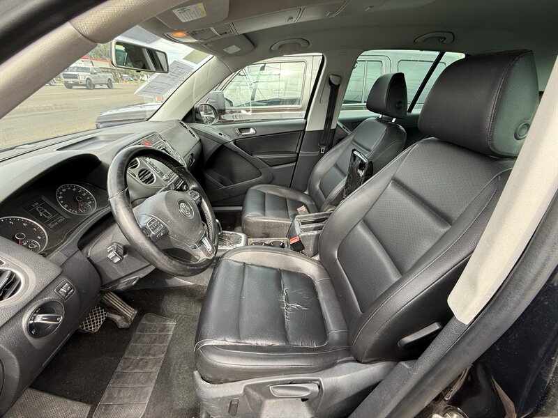 2011 Volkswagen Tiguan SEL 4Motion - Photo 5 - Meridian, ID 83642