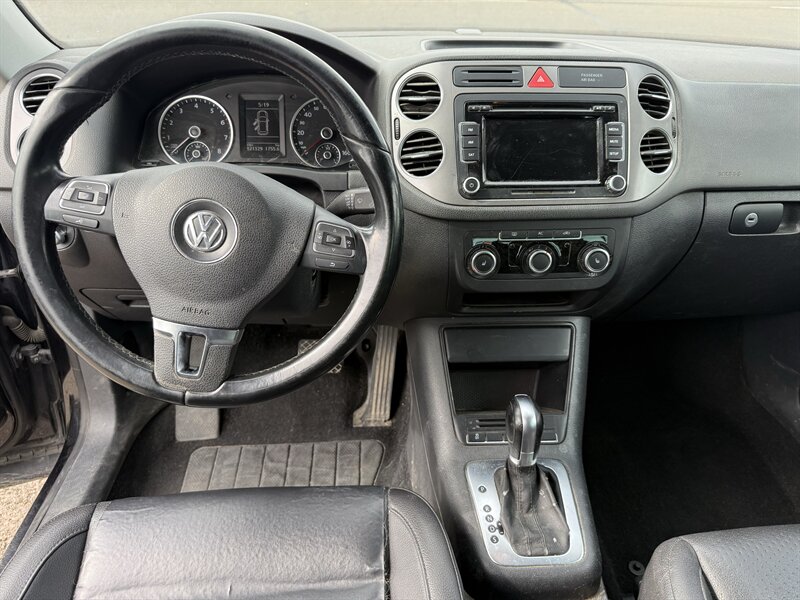 2011 Volkswagen Tiguan SEL 4Motion - Photo 7 - Meridian, ID 83642