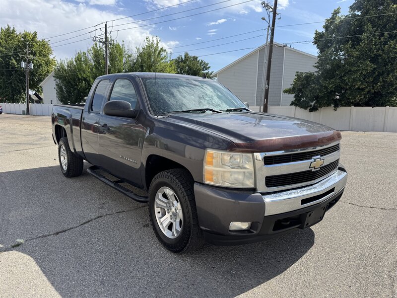 2011 Chevrolet Silverado 1500 LT   - Photo 1 - Meridian, ID 83642
