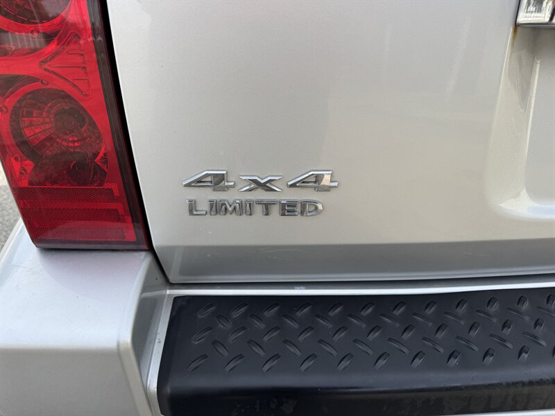 2006 Jeep Commander Limited Limited 4dr SUV   - Photo 9 - Meridian, ID 83642