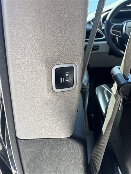 2020 Chrysler Voyager LXi   - Photo 8 - Meridian, ID 83642