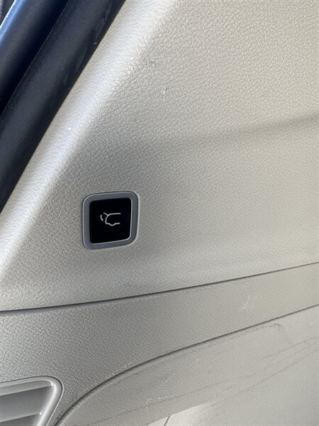 2020 Chrysler Voyager LXi   - Photo 12 - Meridian, ID 83642