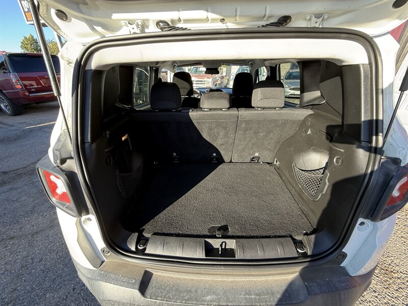 2018 Jeep Renegade Latitude - Photo 11 - Meridian, ID 83642