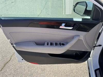 2017 Hyundai SONATA Hybrid Limited   - Photo 11 - Meridian, ID 83642
