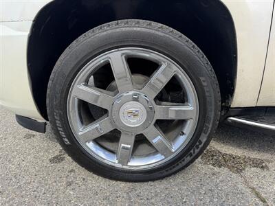 2009 Cadillac Escalade   - Photo 11 - Meridian, ID 83642