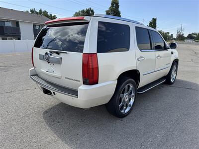 2009 Cadillac Escalade   - Photo 3 - Meridian, ID 83642