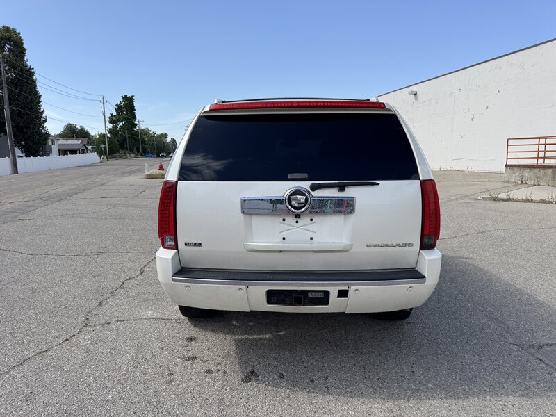 2009 Cadillac Escalade   - Photo 4 - Meridian, ID 83642