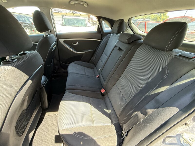 2013 Hyundai ELANTRA GT - Photo 6 - Meridian, ID 83642