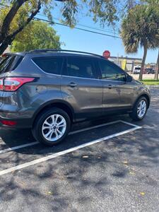 2018 Ford Escape   - Photo 4 - Miami, FL 33147