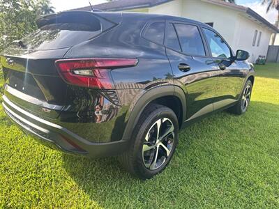 2024 Chevrolet Trax RS   - Photo 4 - Miami, FL 33147