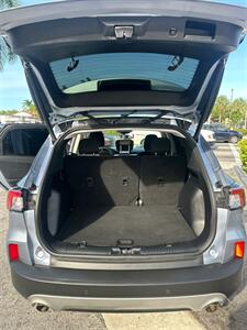 2022 Ford Escape   - Photo 11 - Miami, FL 33147