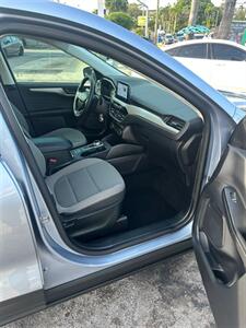 2022 Ford Escape   - Photo 13 - Miami, FL 33147