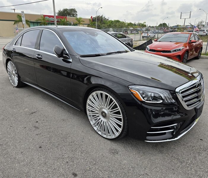 2019 Mercedes-Benz S 560 4MATIC - Photo 1 - Miami, FL 33147