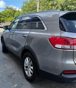 2017 Kia Sorento L   - Photo 9 - Miami, FL 33147