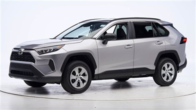 2021 Toyota RAV4 LE - Photo 1 - Miami, FL 33176