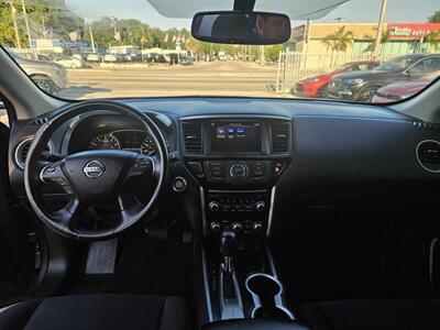 2019 Nissan Pathfinder S   - Photo 5 - Miami, FL 33147
